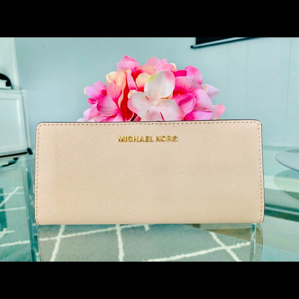 NWT Michael Kors Jet Set Travel Flat Slim Bifold